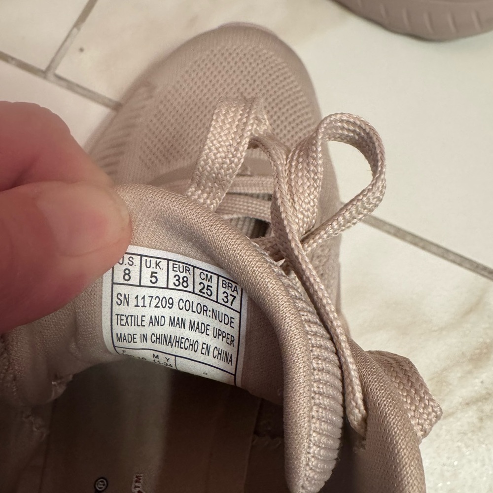 Skechers Memory Foam Sneakers Beige Knit Walking Shoes Women’s Size 8 - Picture 6 of 8